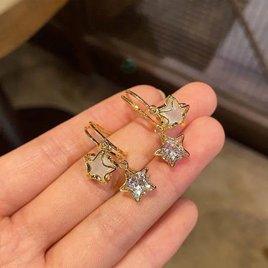 オシャレ度満点 知的で品の良い 個性的なデザイン イアリング アクセサリー<ins-2899>