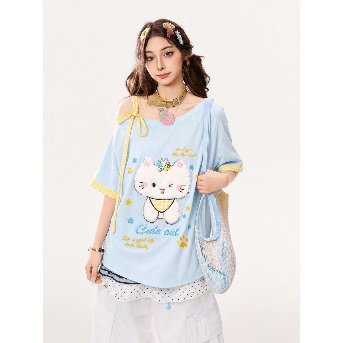 ふわふわ♡ オフショルダー 刺繍 ゆったり リボン Tシャツ C-50030