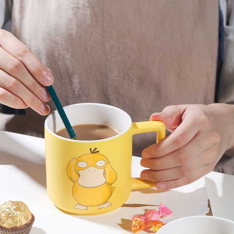 可愛い 水分補給 角ハンドル 陶器マグカップ C-223
