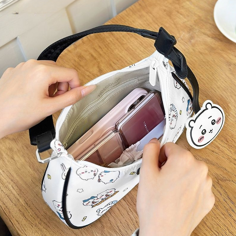 可愛い チャーム付き 総柄 三日月型ワン ショルダーバッグ C-354
