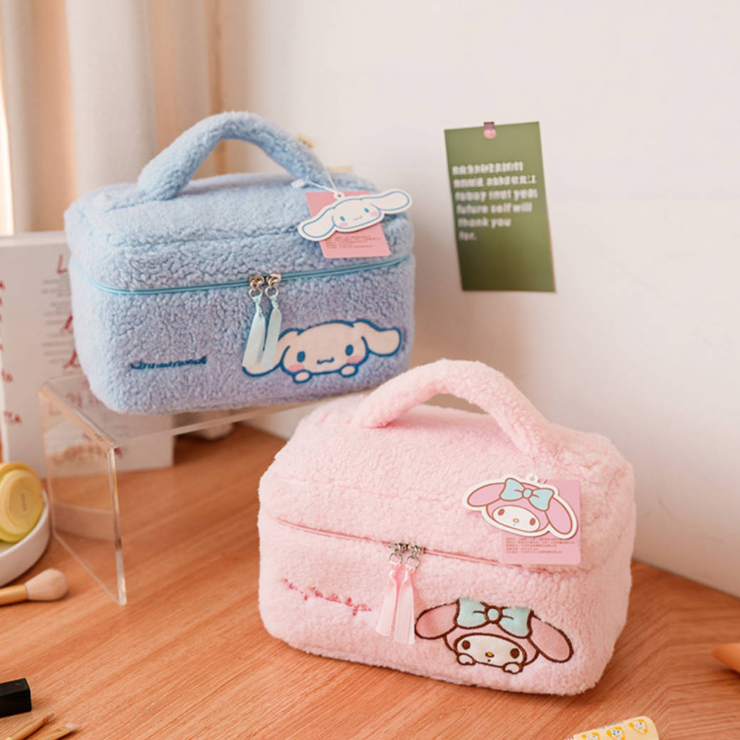 大容量 ふわもこ 刺繍 持ち手付き 化粧ポーチ C-554